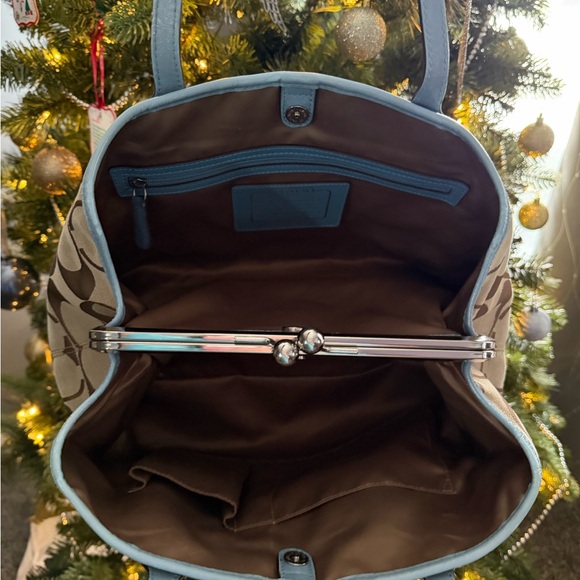 The Carryall F13533 No.j0969 Signature Stripe Kisslock shoulder bag - Picture 14 of 15